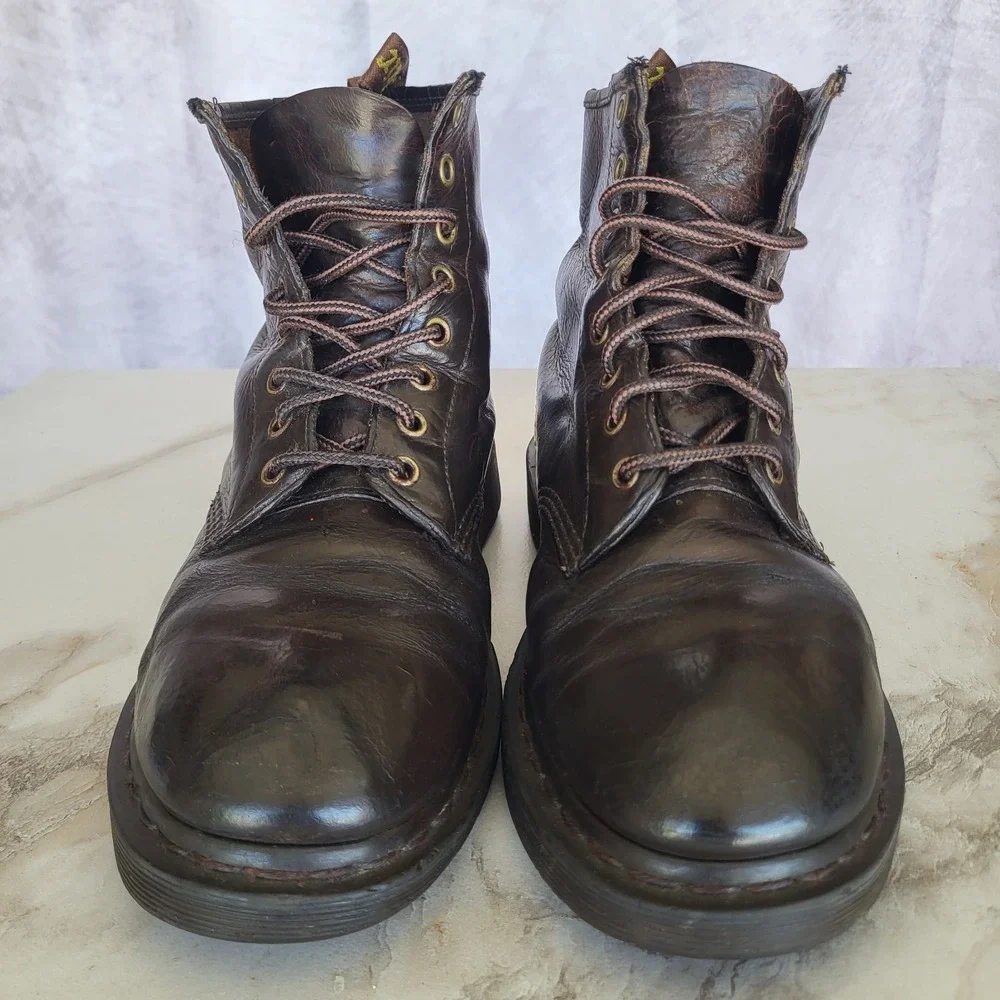Dr. Martens 11822 Size 9 Men's Combat Biker Boots Brown Distressed
